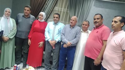 تعليم الشرقية يهنئ المتفوقين بالثانوية العامة في منازلهم | صور 