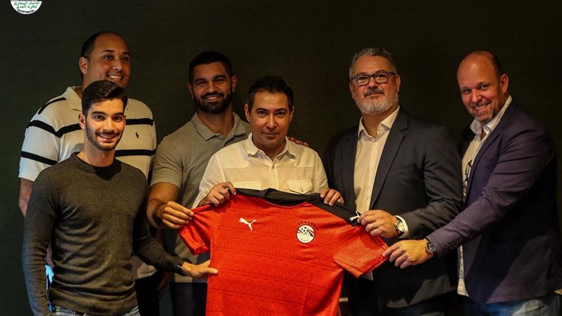 الجهاز الفني لمنتخب