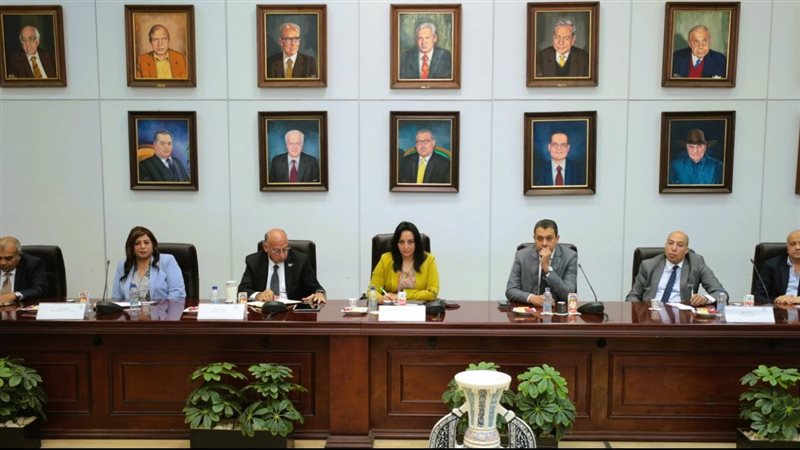 وزير السياحة والآثار