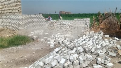 تنفيذ 8 حالات إزالة فورية للتعديات على الأراضي بـ3 مراكز في أسيوط 