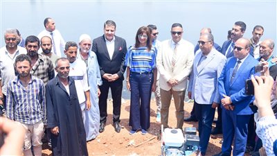 تسليم 30 مركب صيد لأهالي قرية بساط كريم الدين بالدقهلية