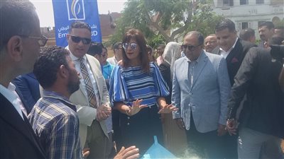 وزيرة الهجرة ومحافظ الدقهلية يسلمان 30 مركبا لصغار الصيادين بشربين| فيديو وصور 