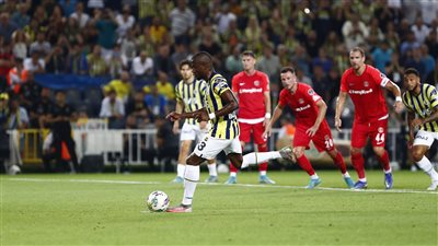 تأهل فنربخشة ورين وآيندهوفن للأدوار الإقصائية في الدوري الأوروبي 