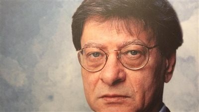 محمود درويش.. ساهم في تطوير الشعر العربي الحديث.. واعتذاره على علبة سجائر نقطة تحول