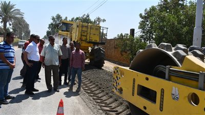 محافظ الفيوم يكلف بمتابعة مشروعات الرصف وتبطين الترع | صور