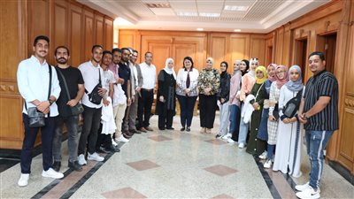 نائب رئيس جامعة المنوفية للتعليم تستقبل وفدا من الطلاب العرب