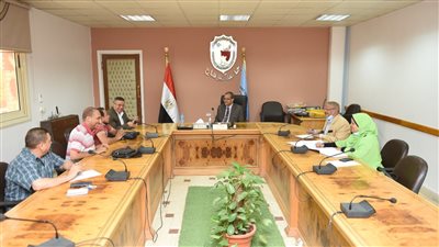 رئيس جامعة سوهاج يناقش خطة عمل مركز نور البصيرة لذوي الإعاقة 