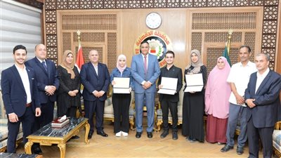 محافظ الدقهلية يكرم أوائل شهادة الثانوية العامة | صور 