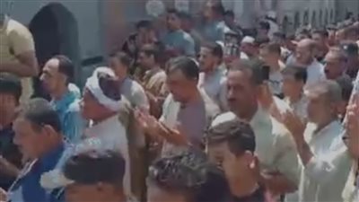 أصيبت خلال عودتها من العمرة.. تشييع جنازة سيدة بمسقط رأسها بالدقهلية