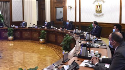 4 قرارات عاجلة لرئيس الوزراء.. غلق تام للكهرباء في جميع المصالح الحكومية عقب انتهاء العمل.. وعدم إضاءة أي مبني من الخارج 