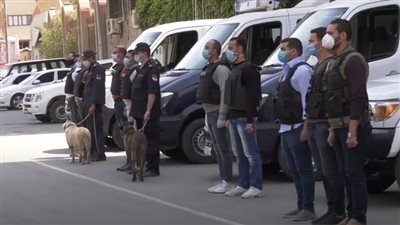 اللقطات الأولى لمداهمة الداخلية لـ أوكار المخدرات