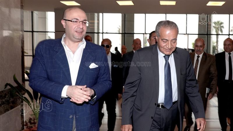 وزير التموين خلال