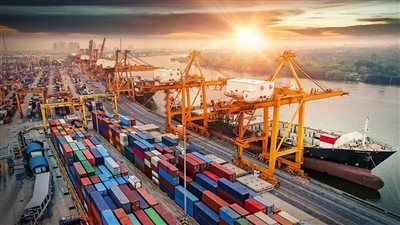 عقوبات بالجملة.. احذر من تهريب البضائع وعدم تسجيلها بقوائم شحن الجمارك