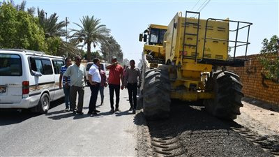 اخبار الفيوم|رصف الطريق الموازي لشاطئ بحيرة قارون الجنوبي.. وتبطين ٢٠ مجرى مائيا