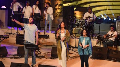 أبناء طارق طرقان يستعيدون ذكريات الطفولة مع جمهور الثغر بروماني الإسكندرية