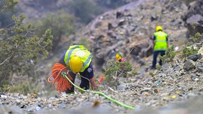 مصرع 3 أشخاص بحادث سيارة في السعودية | صور