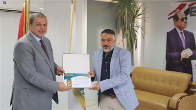 تسليم 8979 وثيقة تأمين للعمالة غير المنتظمة بالعلمين الجديدة