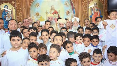 الأنبا صموئيل يرسم شمامسة لكنيسة السيدة العذراء بالحوامدية