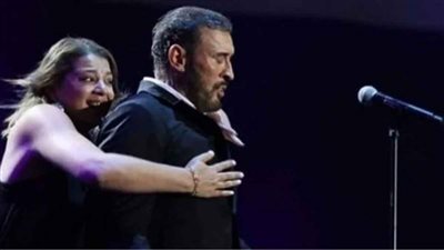 بعد واقعة كاظم الساهر.. هوس السيلفي مع النجوم يضع الفنانين في مواقف محرجة