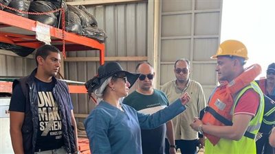 وزيرة البيئة تتفقد مركز السلام لمكافحة التلوث بالزيت 