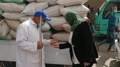 بالأرقام.. ضبطيات دقيق وسلع مغشوشة في حملات تموين الجيزة | صور