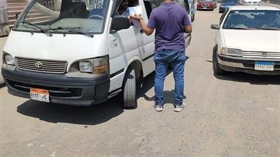 ضبط 25 سيارات مخالفة للتعريفة الجديدة في الجيزة| صور
