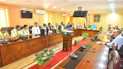 محافظ أسيوط يناقش مشروع إنشاء مجمع تدوير المخلفات الصلبة 