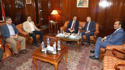 محافظ المنوفية ورئيس التنمية الحضرية يستعرضان موقف تنفيذ إنشاء 1672 وحدة سكنية