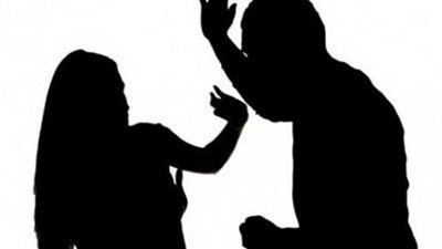 تفسير حلم ضرب الزوجة في المنام وعلاقته بفعل الأمور الخبيثة وإخفاء الأسرار 