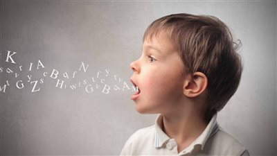 علماء يكتشفون سر قدرة البشر على الكلام ويوضحون سبب الصوت العالي للقردة