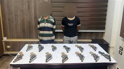 ضبط شخصين يديران وكرا لتجارة الأسلحة النارية ببني سويف 