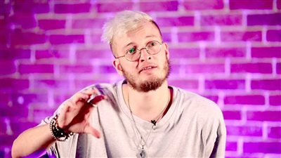 بسبب العناوين الاستفزازية.. مروان موسى يفتح النار على بيدجات الراب 