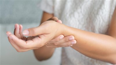 أعراض التهاب الأعصاب الطرفية.. وأسباب الإصابة وطرق العلاج