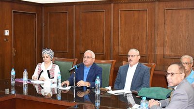 رئيس جامعة القناة يفتتح ورشة عمل 