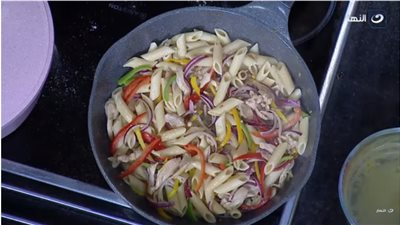 وجبة غداء شهية.. طريقة عمل تشيكن فاهيتا الباستا | فيديو 