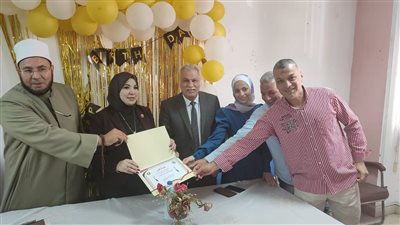 تكريم أبناء العاملين الناجحين في الثانوية العامة بـ