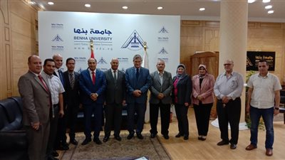 رئيس جامعة بنها يستقبل وفدًا من وحدة تأهيل المعامل للاعتماد الدولى 