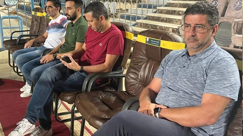 روي فيتوريا وجهازه
