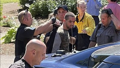 لبنان تكشف هوية منفذ الهجوم على الكاتب سليمان رشدي 