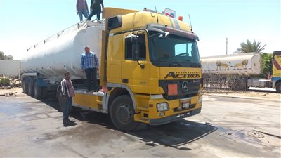 ضبط 50 طن سلع تموينية ومواد غذائية بمنشأت مخالفة بقصد التلاعب بأسعارها بالجيزة