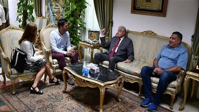 محافظ جنوب سيناء يلتقي نائب سفير الأرجنتين للتشاور حول مؤتمر تغير المناخ