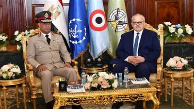 القوات المسلحة توقع بروتوكول تعاون مع كلية الاقتصاد والعلوم السياسية جامعة القاهرة