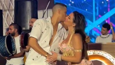 حسن شاكوش يرقص برفقة جوهرة على أنغام 