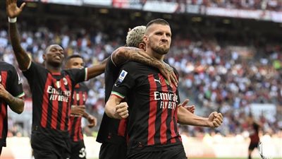 ميلان يبدأ حملة الدفاع عن لقبه بالفوز على أودينيزي 2/4 في الدوري الإيطالي