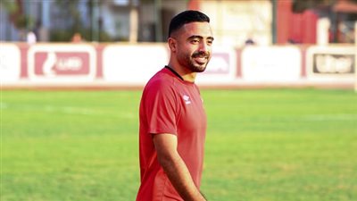 ثاني الراحلين عن الأهلي.. محمود وحيد ينتقل لسموحة لاستكمال صفقة حسام حسن