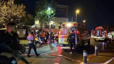 لن نتوقف حتى القبض عليه.. لابيد يتوعد مطلق النار بالقدس