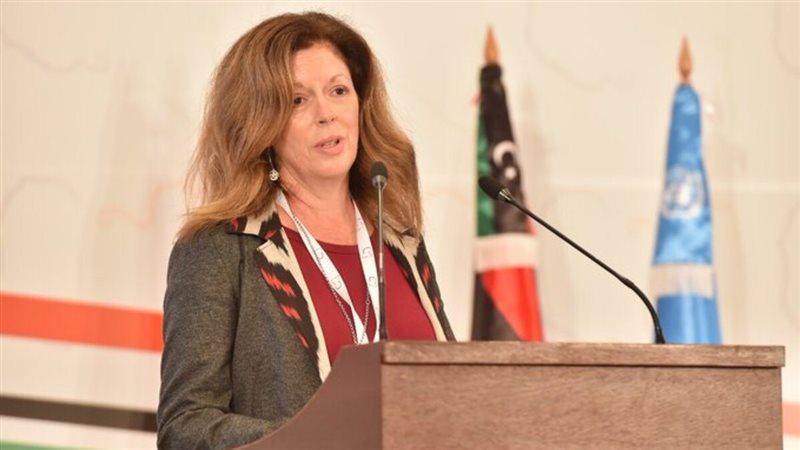  المستشارة السابقة