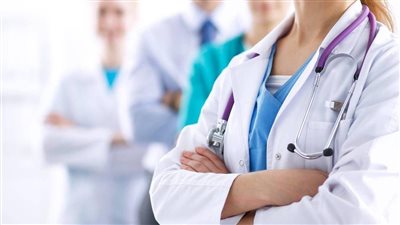 أستاذ بهارفارد: دراسة الطب مجانية في أعرق 7 جامعات أمريكية لأول مرة