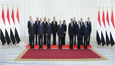  متحدث الرئاسة: الرئيس يوجه الوزراء الجدد بأهمية التواصل المنتظم مع المواطنين وتقديم أفضل الخدمات لهم..نشر وتعميق الوعى العام بشأن التحديات الدولية والإقليمية والداخلية التي تواجه الدولة وحجم الإنجاز 