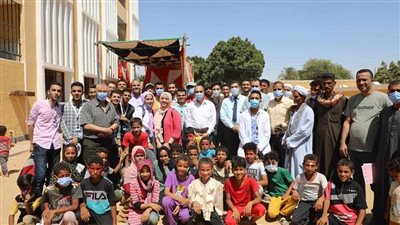 نائب محافظ المنيا يتفقد القوافل الطبية بمركزي مغاغة وبني مزار